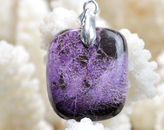 Stichtite & Serpentine 17 carat - natural stone cabochon pendant - Tasmania, Australia / FR12