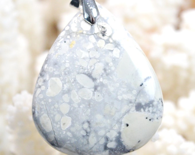 94 carat Maligano Jasper - natural stone cabochon pendant - Indonesia // BY94