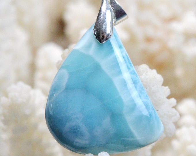 Larimar 51 carats - natural stone cabochon pendant - Dominican Republic / LARI075