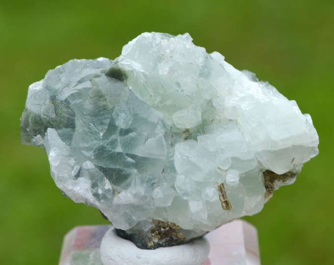 Prehnite 57 grams - La Combe de la Selle, Saint-Christophe-en-Oisans, Grenoble, Isère, Auvergne-Rhône-Alpes, France