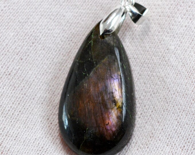 54-carat Labradorite - natural stone cabochon pendant - Madagascar / GC33