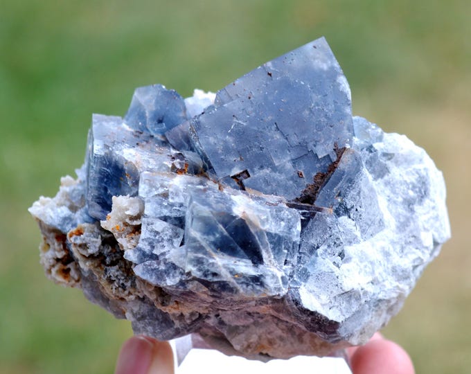Fluorite 414 grams - Chavaniac-Lafayette, Brioude, Haute-Loire, Auvergne-Rhône-Alpes, France