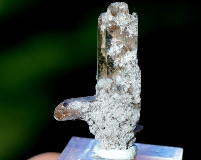 Topaz 2.8 grams - Topaz Mountain, Thomas Range, Juab County, Utah, USA