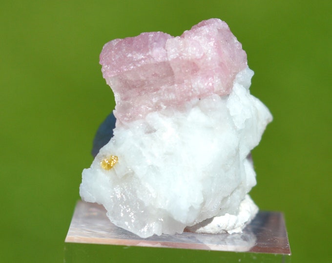 Rossmanite & Quartz 5 grams - Tanco Mine, Bernic Lake, Lac-du-Bonnet area, Manitoba, Canada