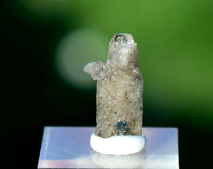 Topaz 0.8 grams - Topaz Mountain, Thomas Range, Juab County, Utah, USA