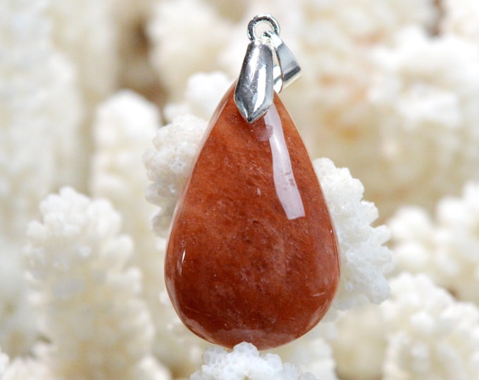 37 carat red moss agate - natural stone cabochon pendant - Indonesia / FE77