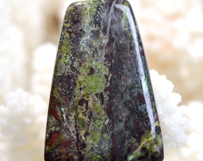 Jasper "Dragon Blood" 47 carats - natural stone cabochon - Australia // BJ9