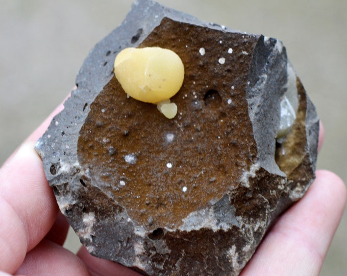 Calcite 263 grams - Campomorto Quarry, Montalto di Castro, Italy