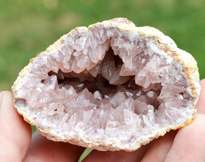 Pink Amethyst - 222 grams - Colli Curá Mine, Peheunches, Neuquen, Patagonia, Argentina