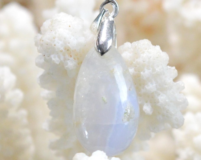 14-carat blue lace agate - natural stone cabochon pendant - Mozambique / GB33