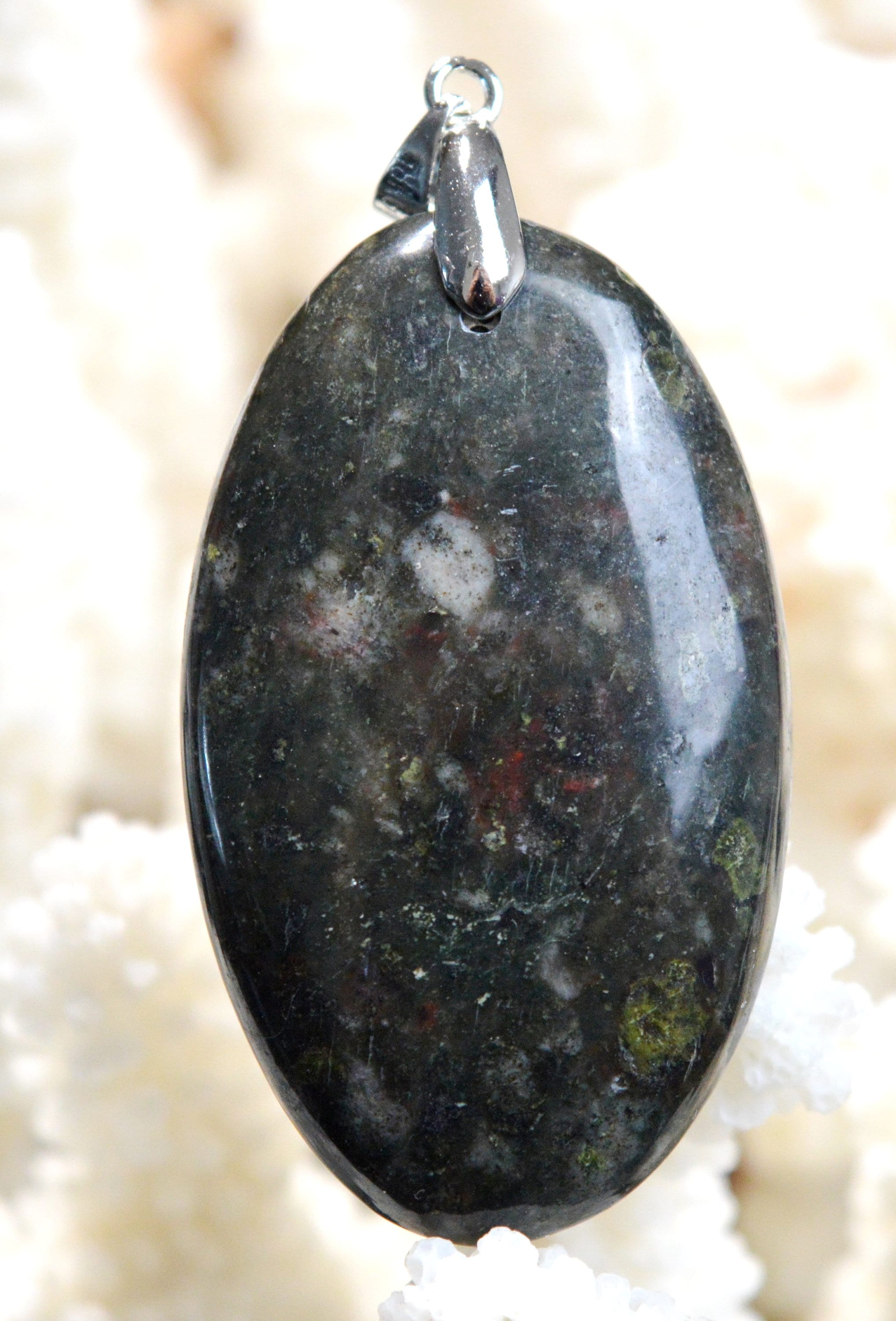 Ruby / Schist 76 Carats - Natural Stone Cabochon Pendant Ruby / Schist 76 Carats - Natural Stone Cabochon Pendant