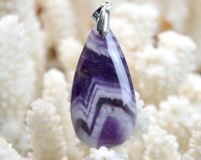 51 carat chevron amethyst - natural stone cabochon pendant - India / FN89