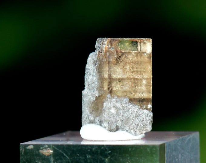 Topaz 1.5 grams - Topaz Mountain, Thomas Range, Juab County, Utah, USA