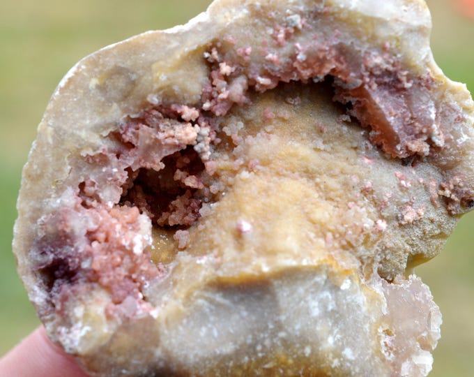 Chalcedony 128 grams - Sidi Rahal, El Kelaâ des Sraghna Province, Marrakesh-Safi Region, Morocco