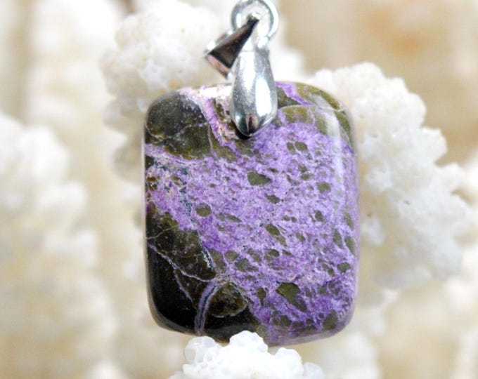 Stichtite & Serpentine 17 carat - natural stone cabochon pendant - Tasmania, Australia / FR14