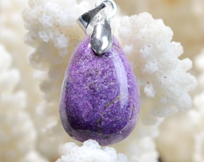 Stichtite 11 carat - natural stone cabochon pendant - Tasmania, Australia / FR21