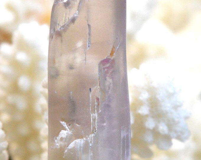 Kunzite 82 carats - natural stone pendant - Pakistan // Ref E17