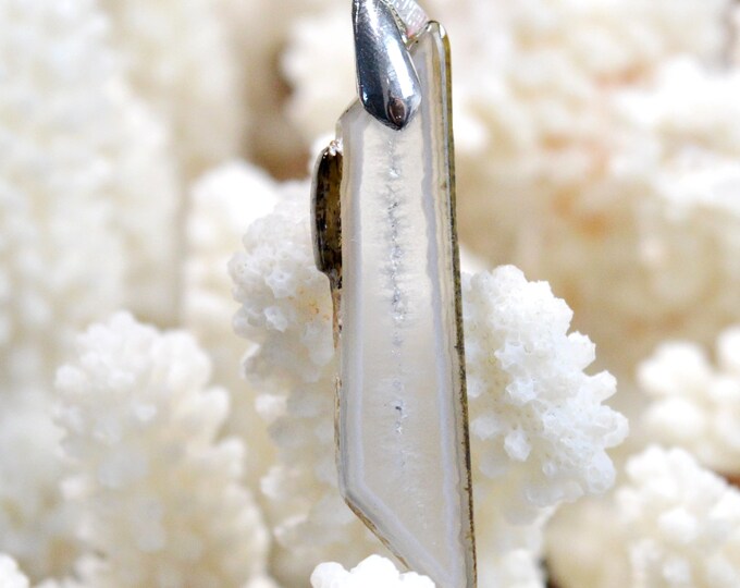 Agate Polyedrique 17 carats - pendentif pierre naturelle - Brésil // DB73