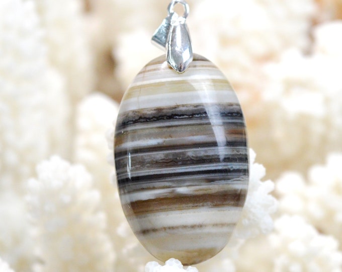 Sardonyx 54 carats - natural stone cabochon pendant - India // DM87