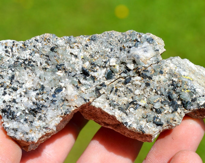 Hematite & Albite 270 grams - Vaujany, Grenoble, Isère, Auvergne-Rhône-Alpes, France