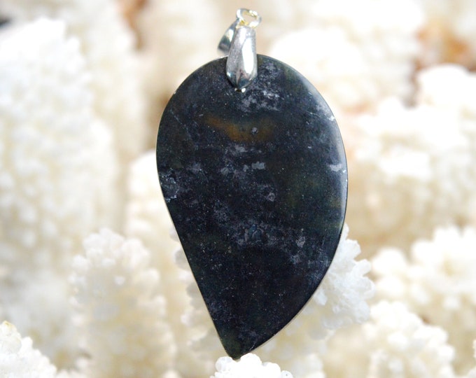 39 carat jade - natural stone cabochon pendant - Indonesia / EN30