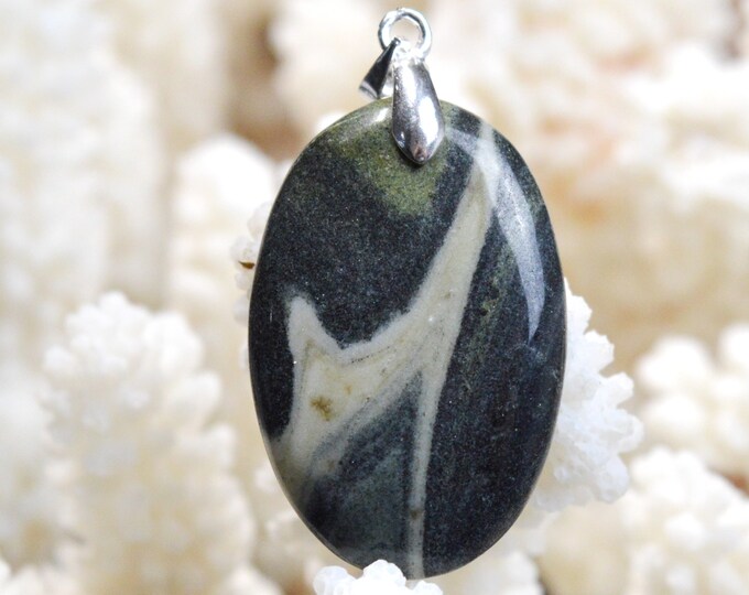 36 carat Jasper - natural stone cabochon pendant - Africa // CX64