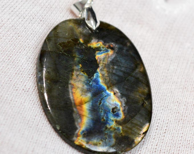 63 carat Labradorite - natural stone cabochon pendant - Madagascar / GC39