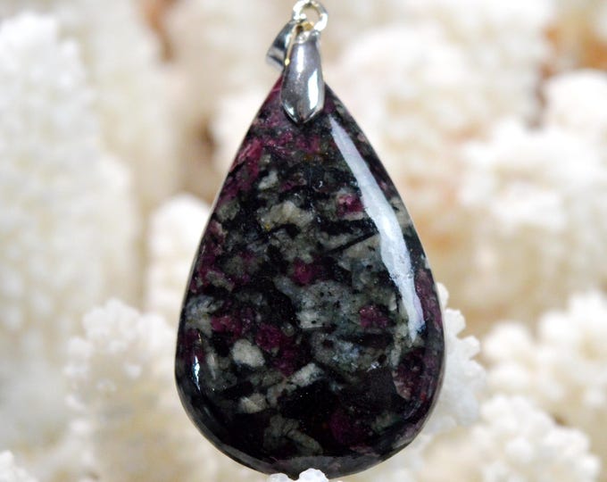 56 carat Eudialyte - natural stone cabochon pendant - Russia / FY64