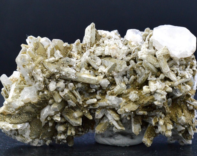 Quartz & manganocalcite 127 grams - Septemvri mine, Madan ore field, Smolyan Province, Bulgaria