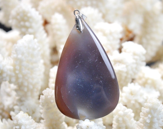 110 carat agate - natural stone cabochon pendant - Brazil / FE89