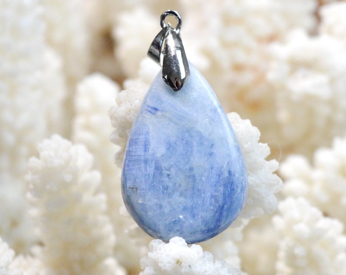 Kyanite Kyanite Disthene 34 carats - natural stone pendant - Brazil / FH91
