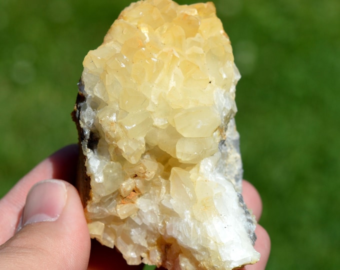 Calcite 208 grams - Limestone quarry, Limont-Fontaine, Maubeuge, Avesnes-sur-Helpe, Nord, Hauts-de-France, France