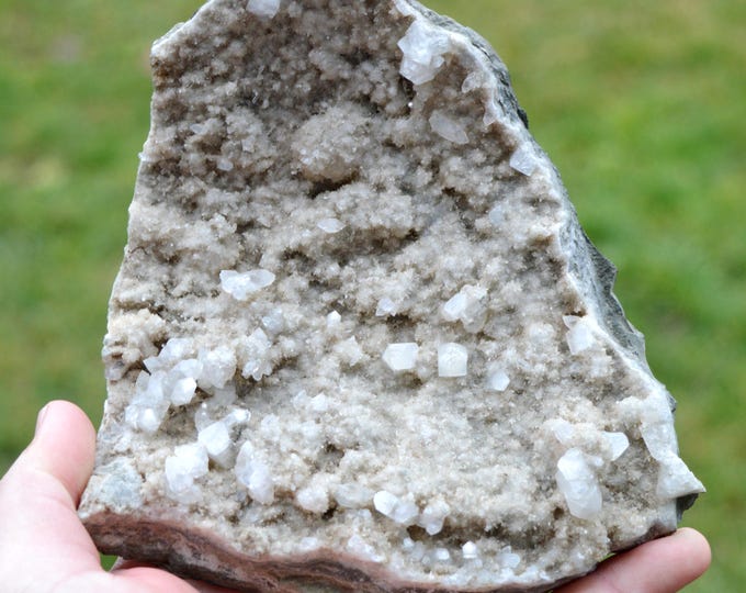 Quartz & Apophyllite 670 grams - Jalgaon District, Nashik Division, Maharashtra, India