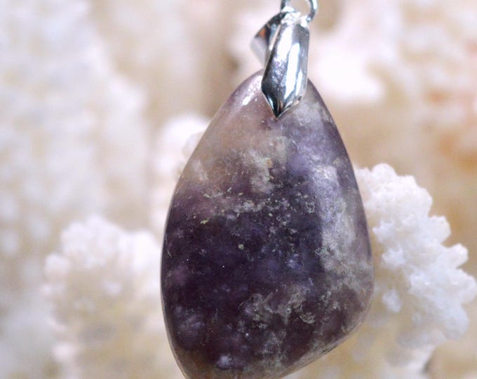 40-carat Lepidolite - natural stone cabochon pendant - Brazil / FX91