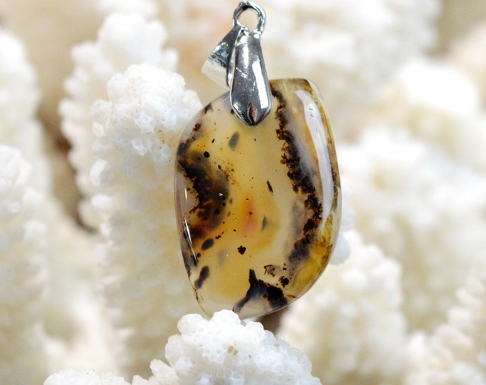 22 carat agate - natural stone cabochon pendant - Montana, USA / FI43