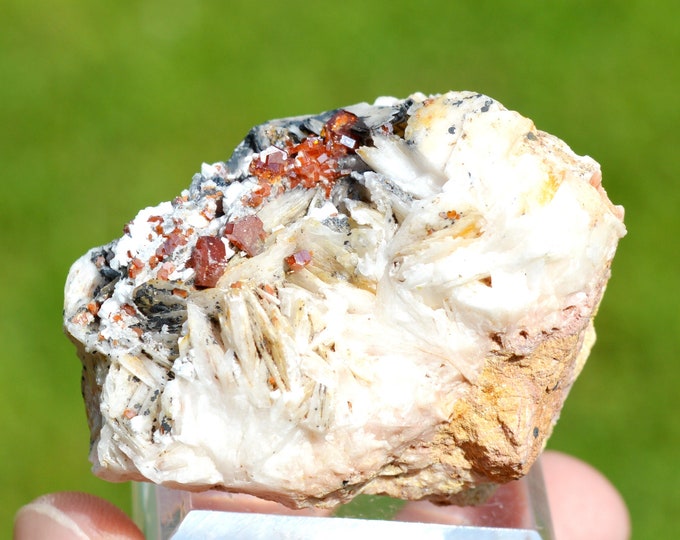 Vanadinite & Barite 118 grams - Mibladen mining district, Midelt Province, Drâa-Tafilalet Region, Morocco