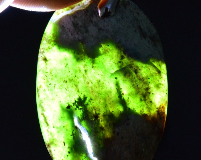 Chrome Chalcedony - 66 Carats - Natural Stone Cabochon Pendant - Australia // BM72