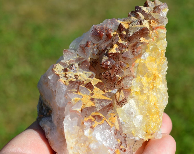 Hematoid Quartz 308 grams - L'Argentolle, Saint-Prix, Autun, Saône-et-Loire, Burgundy-Franche-Comté, France