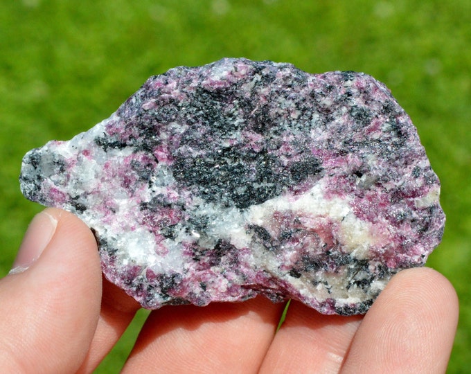 Eudialyte 40 grams - Norra Kärr, Gränna, Jönköping, Jönköping County, Sweden