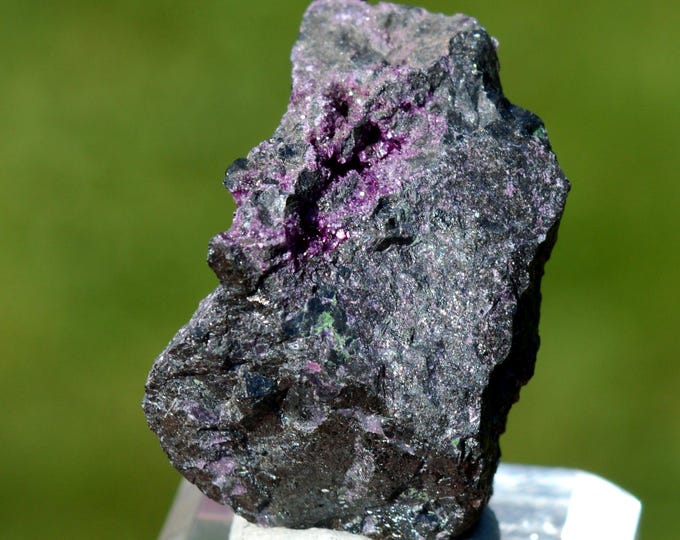 Chromium-bearing Clinochlore var. Kammererite 24 grams - Kop Krom mine, Kop Daglari, Aşkale District, Erzurum Province, Türkiye