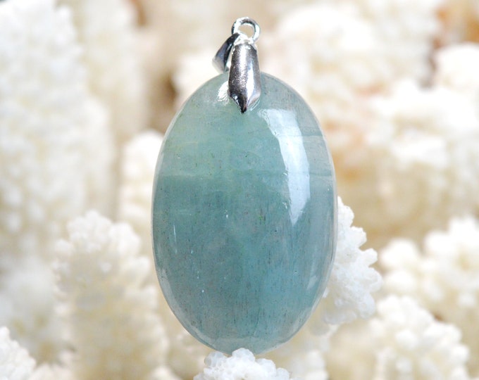 60 carat aquamarine - natural stone cabochon pendant - Brazil / EG55