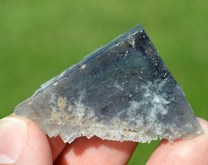 Fluorite 30 grams - Chavaniac-Lafayette, Brioude, Haute-Loire, Auvergne-Rhône-Alpes, France