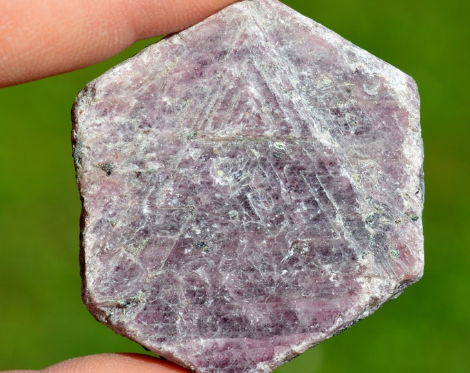 Corundum var. ruby 110 grams - Gogogogo, Ampanihy, Atsimo-Andrefana, Madagascar
