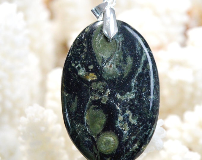 Rhyolite 56 carats - natural stone cabochon pendant - Iceland / EU45
