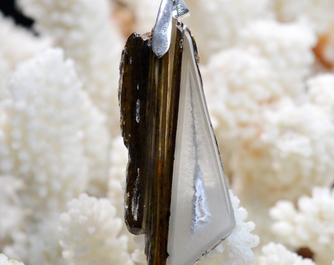 Agate Polyedrique 68 carats - pendentif pierre naturelle - Brésil // DB48