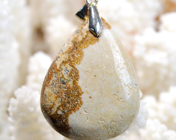 Landscape Jasper 84 carats - natural stone cabochon pendant - Namibia / GC76
