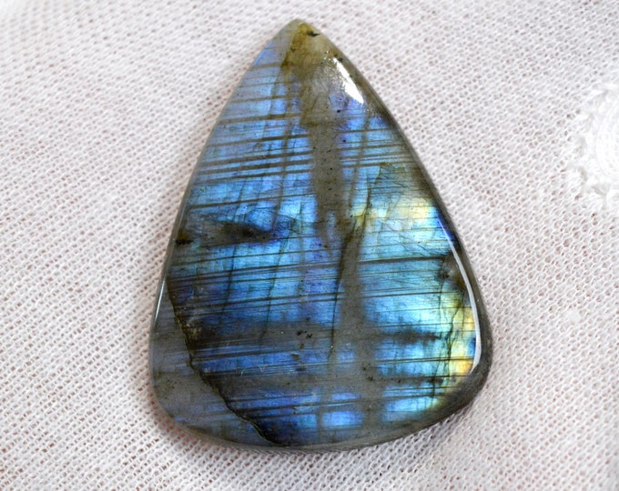 Labradorite 76 carats - natural stone cabochon - Madagascar / FJ45