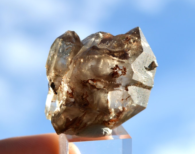 Floating Smoky Quartz 30 grams - Andilamena Quartz Quarries, Andranotokana Massif, Andilamena District, Alaotra-Mangoro, Madagascar