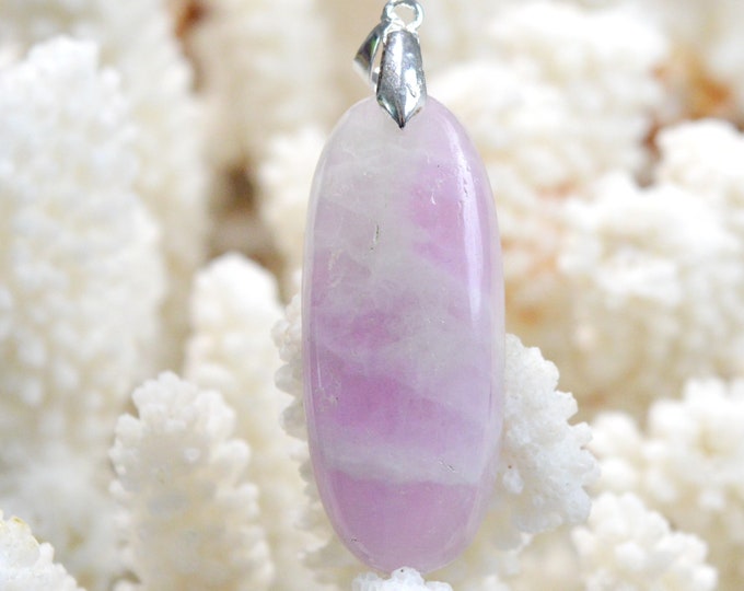 Kunzite 67 carats - natural stone cabochon pendant - Pakistan / FL36