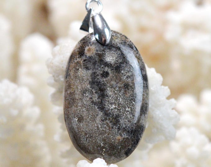 21-carat fossil coral - natural stone cabochon pendant - Indonesia /FY96